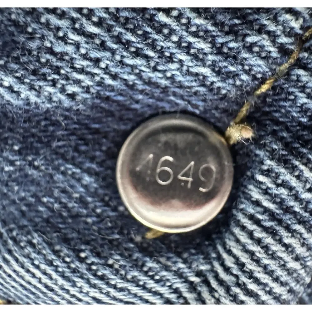 Levi's 501 Men's 34x30 Made In Egypt Medium Wash Made in Egypt - 2000’s.